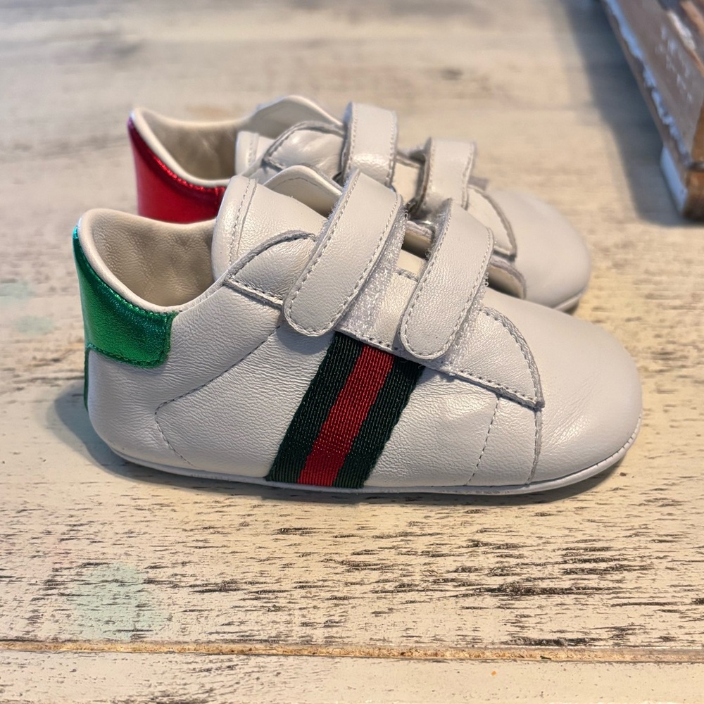 Baby Gucci Sneaker (Unisex) size 19